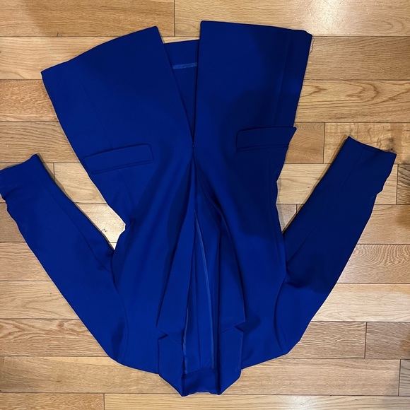 This is a blue suit comes with blazer and pants. It is an XS. - Picture 5 of 10